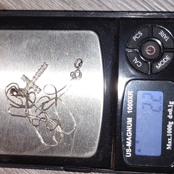 14 karat solid gold 12 diamond cross pendant with box link chain - Picture 11 of 12